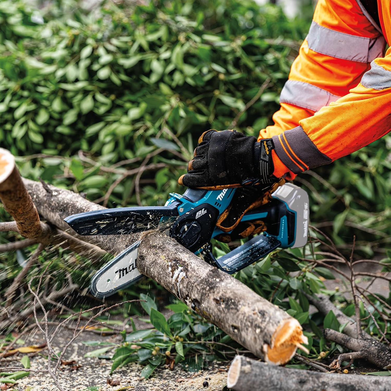 Makita DUC150Z 18V Brushless Cordless 150mm Pruning Saw – Tool Only (Battery & Charger Excluded)